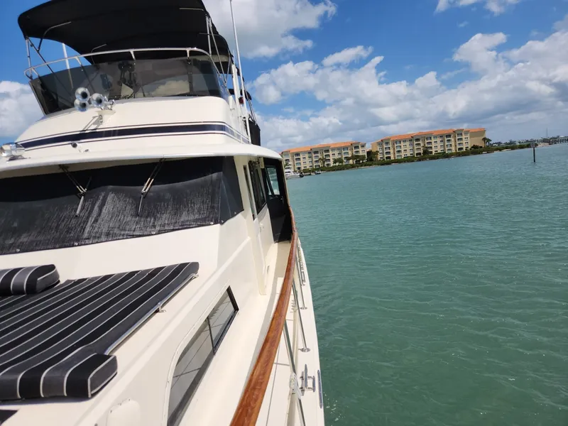 Slide: The Image of Hatteras 53 Motor Yacht 1978 - 57