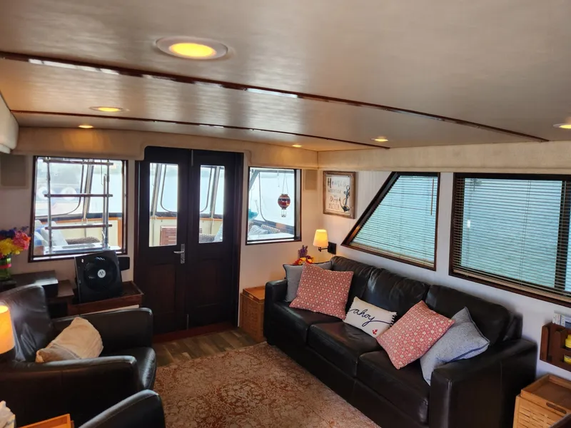 Slide: The Image of Hatteras 53 Motor Yacht 1978 - 8