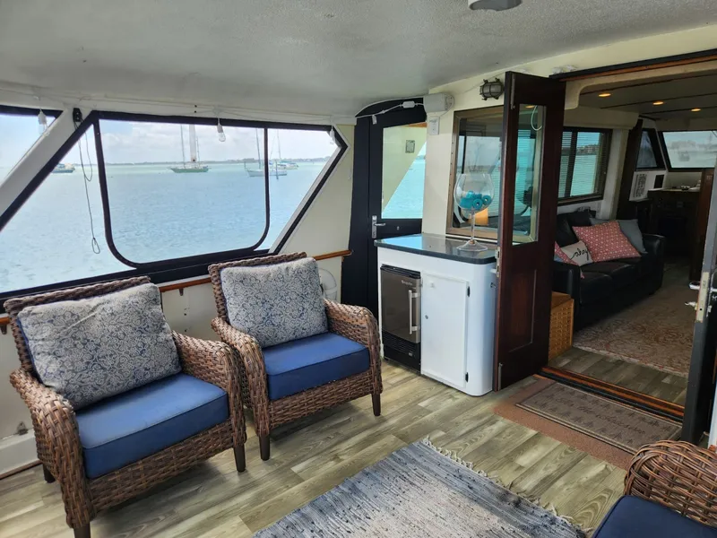 Slide: The Image of Hatteras 53 Motor Yacht 1978 - 9