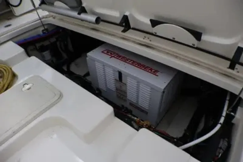 Slide: The Image of Boston Whaler Conquest 2020 - 18