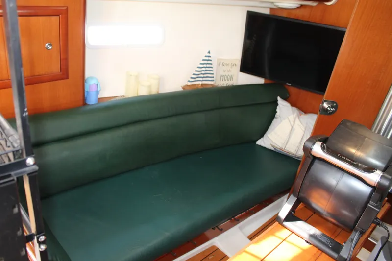 Slide: The Image of Beneteau 323 2007 - 21