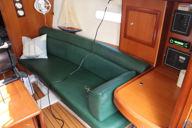 Slide: The Image of Beneteau 323 2007 - 22