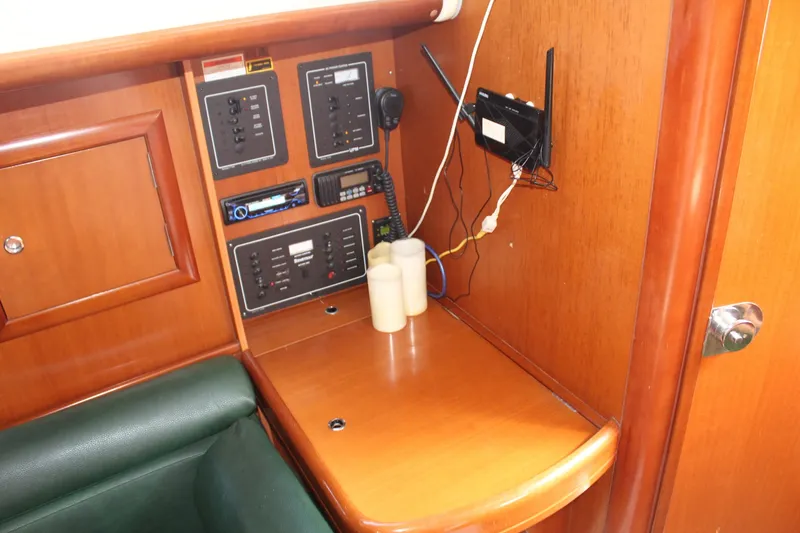 Slide: The Image of Beneteau 323 2007 - 23