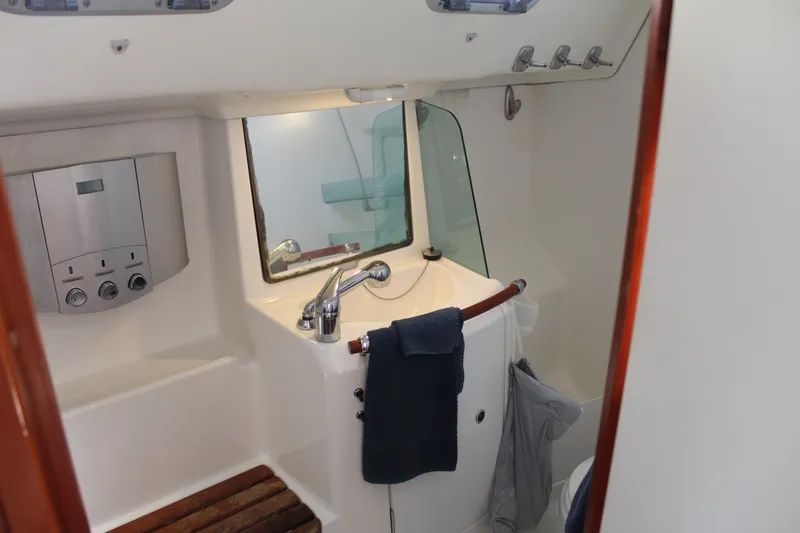Slide: The Image of Beneteau 323 2007 - 34