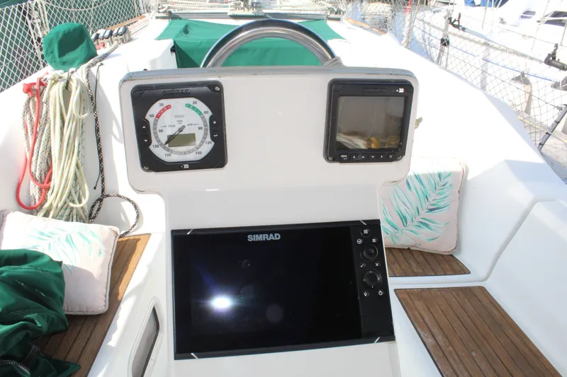 Slide: The Image of Beneteau 323 2007 - 8