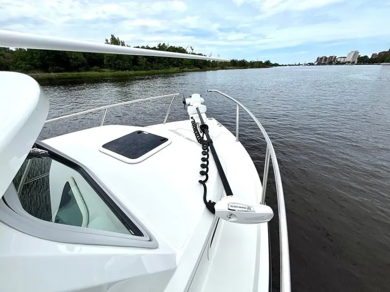 Slide: The Image of Parker Marine 2320 Sport Cabin 2022 - 6