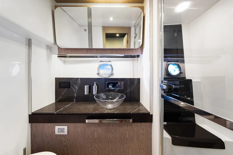 Slide: The Image of Azimut S6 2020 - 107