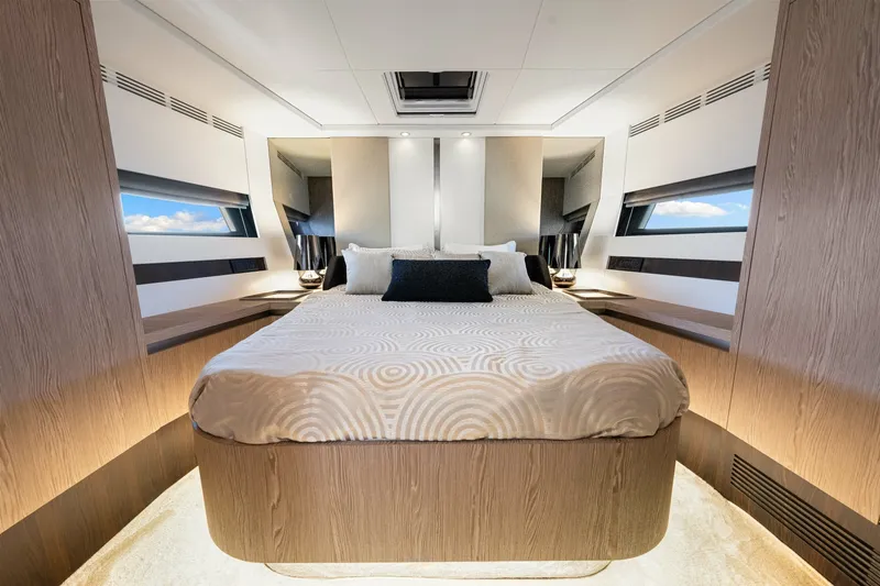 Slide: The Image of Azimut S6 2020 - 110