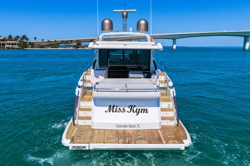 Slide: The Image of Azimut S6 2020 - 17