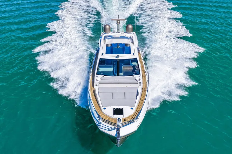 Slide: The Image of Azimut S6 2020 - 35