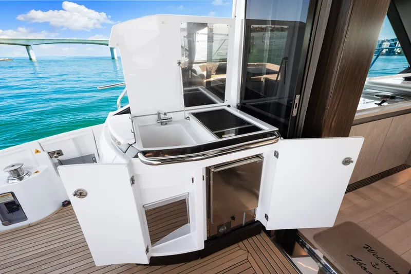 Slide: The Image of Azimut S6 2020 - 70