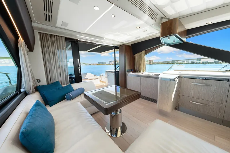 Slide: The Image of Azimut S6 2020 - 88