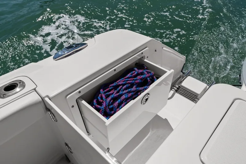 Slide: The Image of Edgewater 280CX 2018 - 23