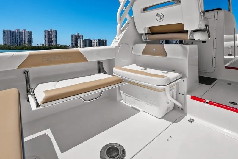 Slide: The Image of Edgewater 280CX 2018 - 25