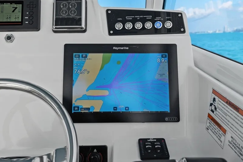 Slide: The Image of Edgewater 280CX 2018 - 36