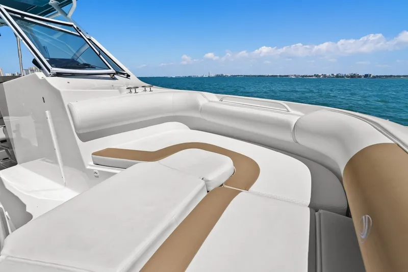 Slide: The Image of Edgewater 280CX 2018 - 42