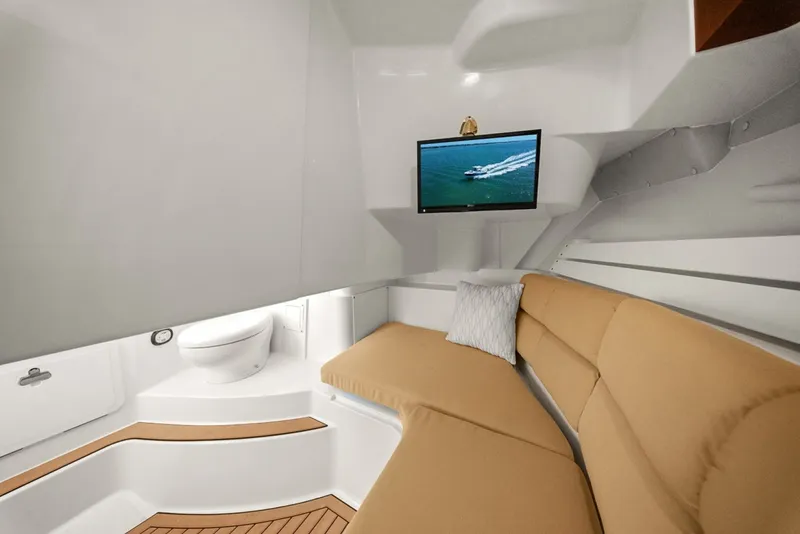 Slide: The Image of Edgewater 280CX 2018 - 53