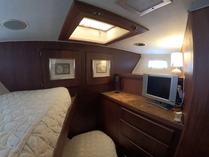 Slide: The Image of Hatteras Motor Yacht 1987 - 15