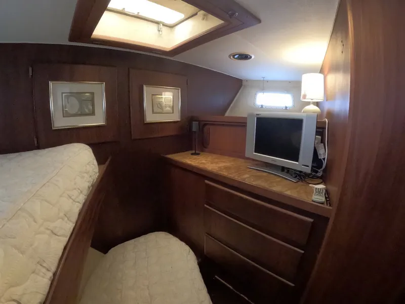 Slide: The Image of Hatteras Motor Yacht 1987 - 16