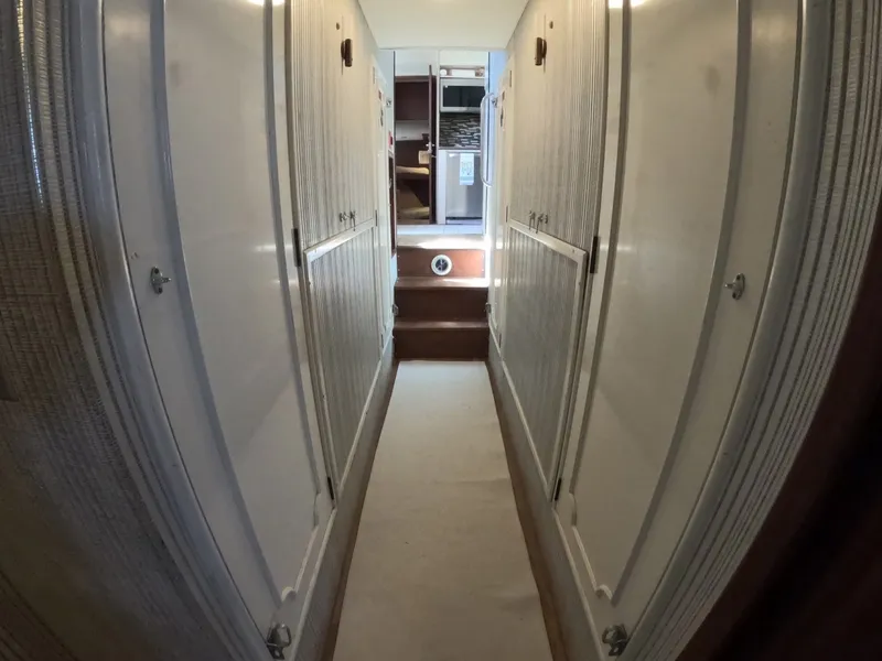 Slide: The Image of Hatteras Motor Yacht 1987 - 31