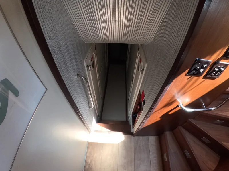 Slide: The Image of Hatteras Motor Yacht 1987 - 36