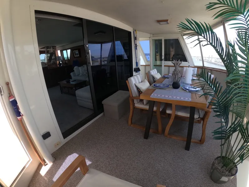 Slide: The Image of Hatteras Motor Yacht 1987 - 37