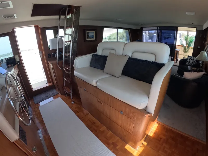 Slide: The Image of Hatteras Motor Yacht 1987 - 4