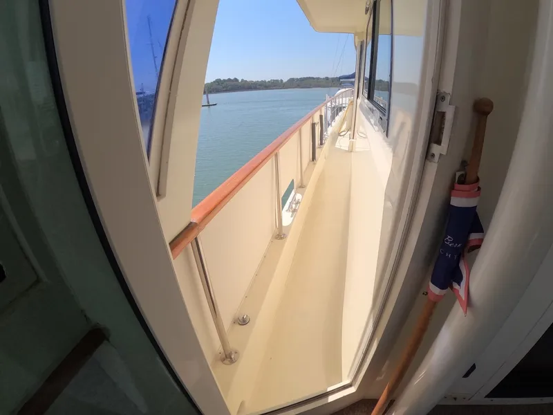 Slide: The Image of Hatteras Motor Yacht 1987 - 42
