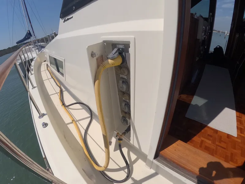 Slide: The Image of Hatteras Motor Yacht 1987 - 44