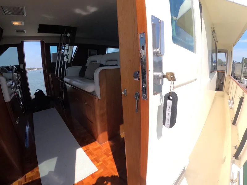 Slide: The Image of Hatteras Motor Yacht 1987 - 55