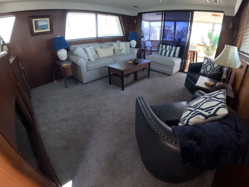 Slide: The Image of Hatteras Motor Yacht 1987 - 6