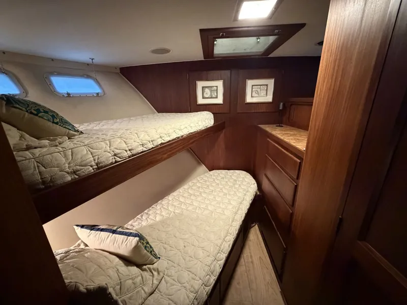 Slide: The Image of Hatteras Motor Yacht 1987 - 71