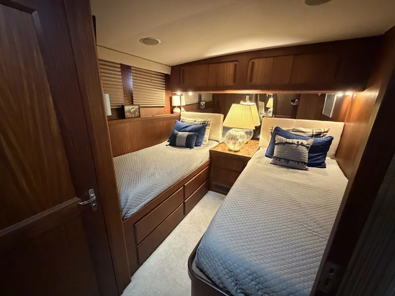 Slide: The Image of Hatteras Motor Yacht 1987 - 72
