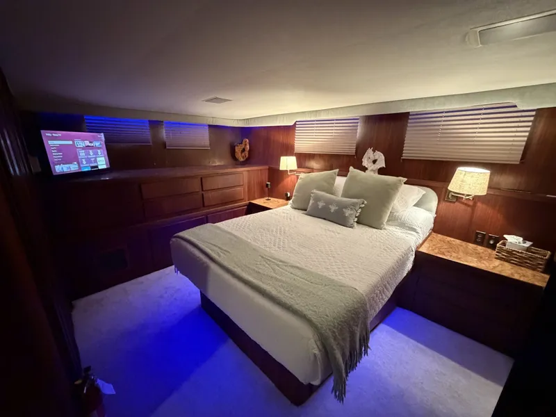 Slide: The Image of Hatteras Motor Yacht 1987 - 74