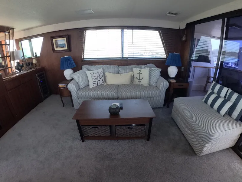 Slide: The Image of Hatteras Motor Yacht 1987 - 8