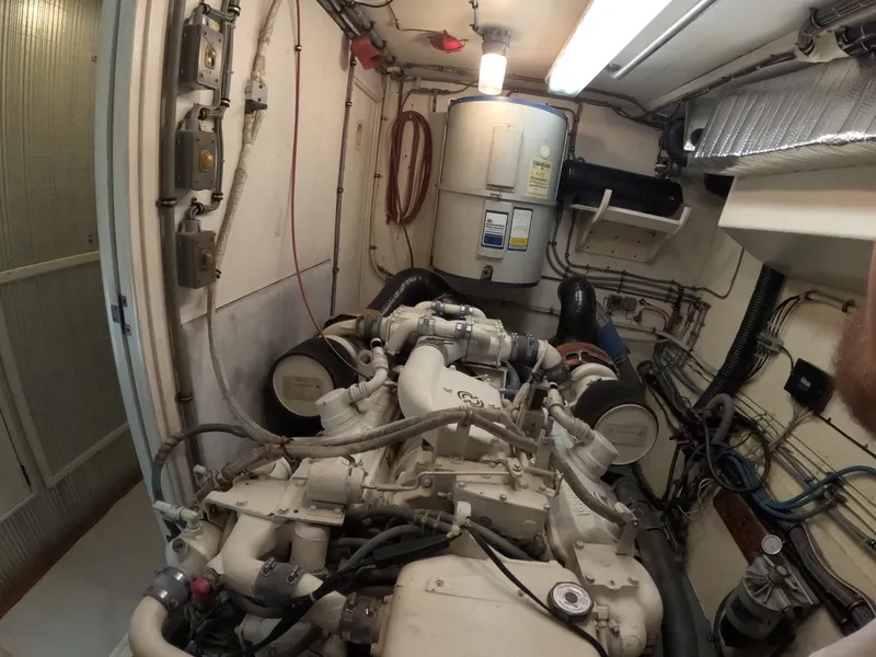 Slide: The Image of Hatteras Motor Yacht 1987 - 95