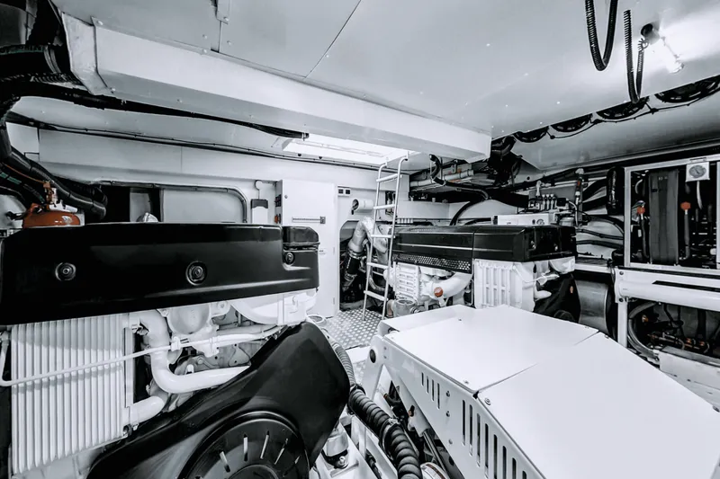 Slide: The Image of Azimut FLY 68 2024 - 25