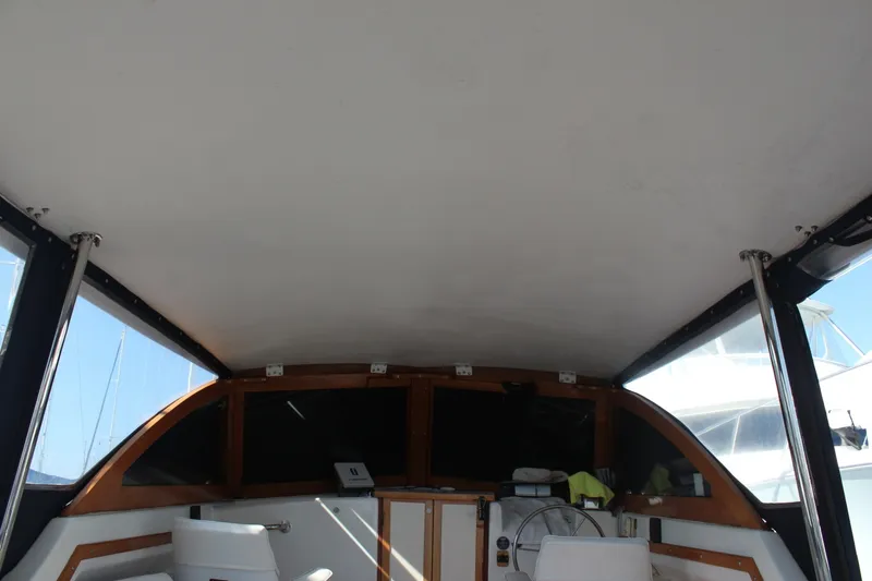Slide: The Image of Cape Dory 28 FISHERMAN HARDTOP 1988 - 10