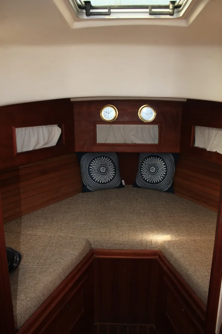 Slide: The Image of Cape Dory 28 FISHERMAN HARDTOP 1988 - 18
