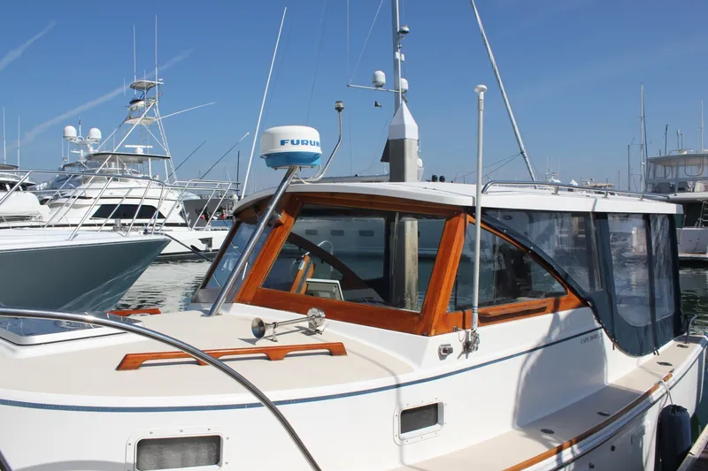 Slide: The Image of Cape Dory 28 FISHERMAN HARDTOP 1988 - 29