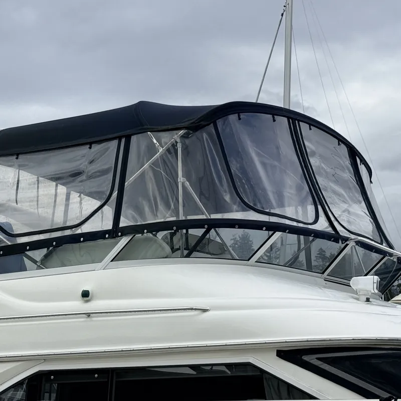 Slide: The Image of Sea Ray 450 Express Bridge 2003 - 4
