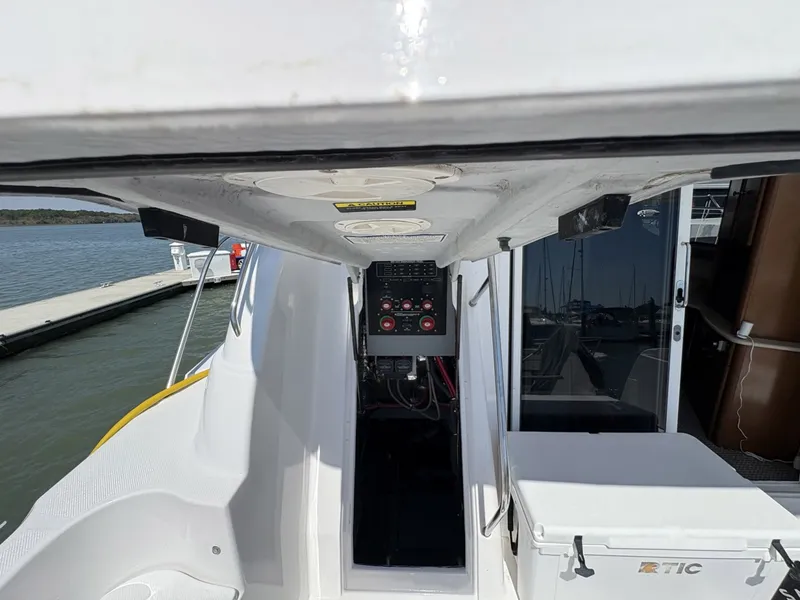 Slide: The Image of Meridian 411 Sedan 2005 - 35