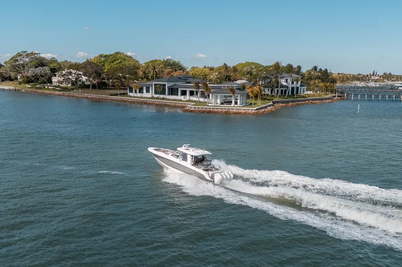 Slide: The Image of Boston Whaler 380 Realm 2024 - 11