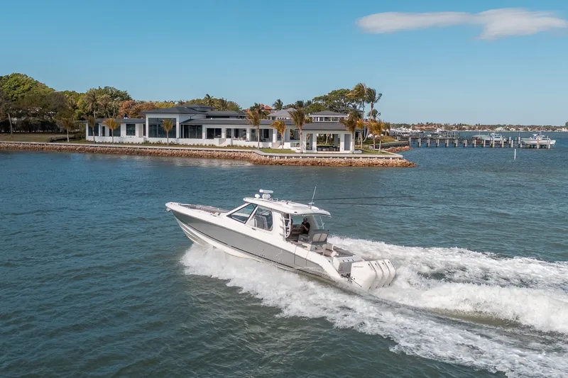 Slide: The Image of Boston Whaler 380 Realm 2024 - 13