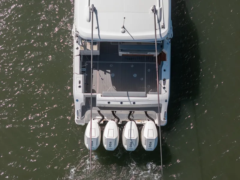 Slide: The Image of Boston Whaler 380 Realm 2024 - 17