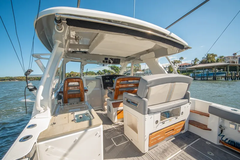 Slide: The Image of Boston Whaler 380 Realm 2024 - 26