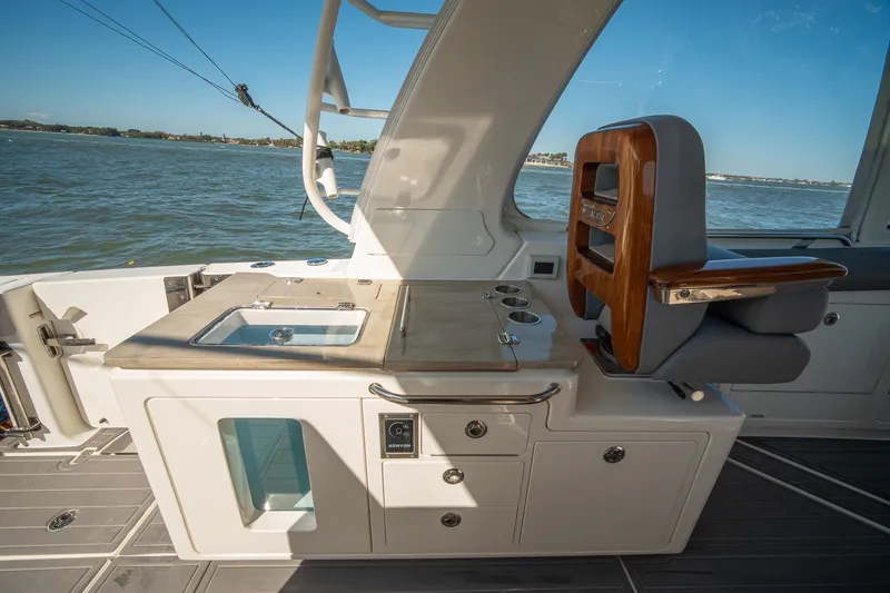 Slide: The Image of Boston Whaler 380 Realm 2024 - 39