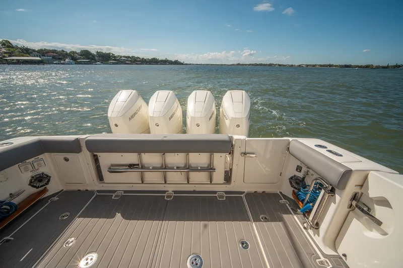 Slide: The Image of Boston Whaler 380 Realm 2024 - 43