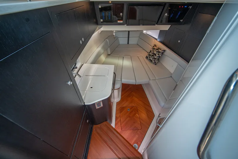 Slide: The Image of Boston Whaler 380 Realm 2024 - 45