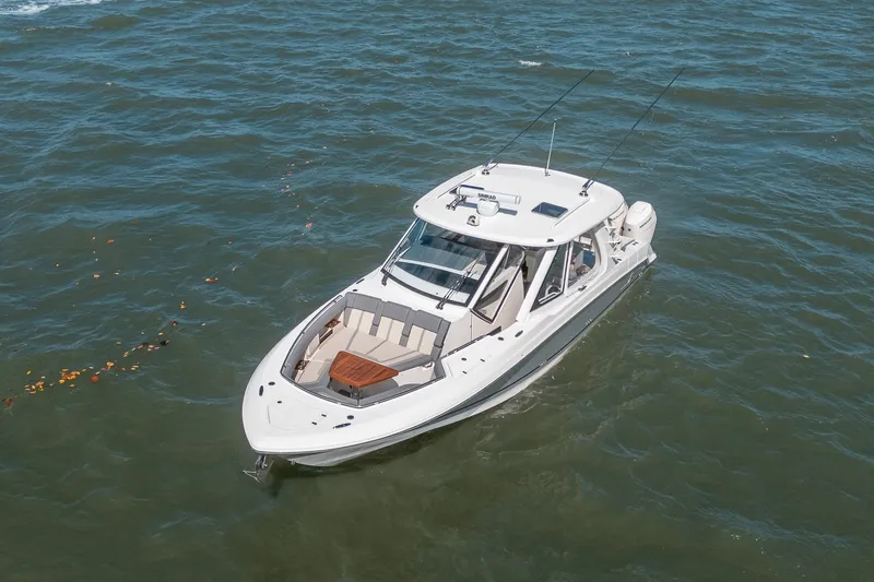 Slide: The Image of Boston Whaler 380 Realm 2024 - 5
